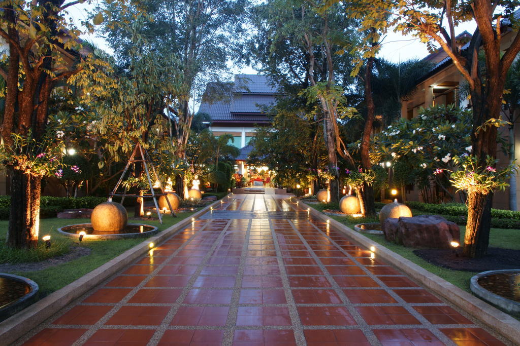 Juntra Resort & Hotel Nakhon Nayok Exterior photo